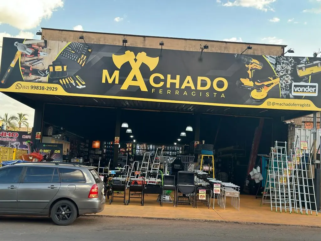 Fachada da Machado Ferragista na Av. Contorno, Jardim Colorado