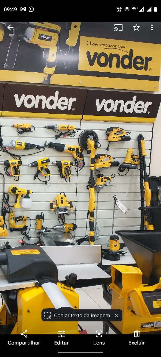 Parede de ferramentas elétricas Vonder dentro da loja